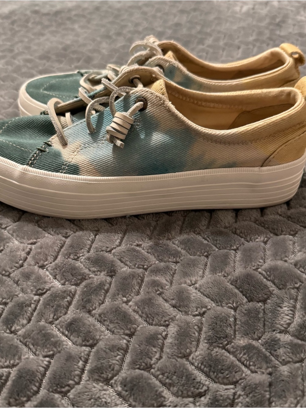 Women’s Sperry Tie-Dye Canvas Slip-On Sneakers in Teal and Cream — Easy On/Off - Picture 3 of 8